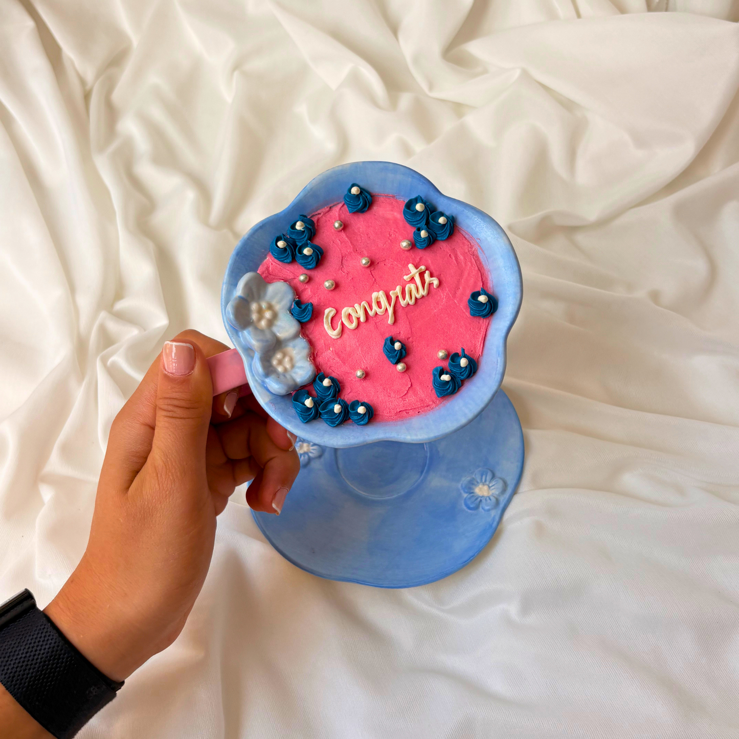 Daisy Days Mugnificent Cake