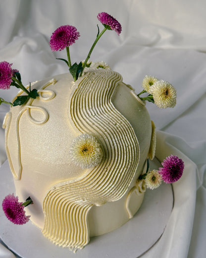 The Elegant Flow Cake