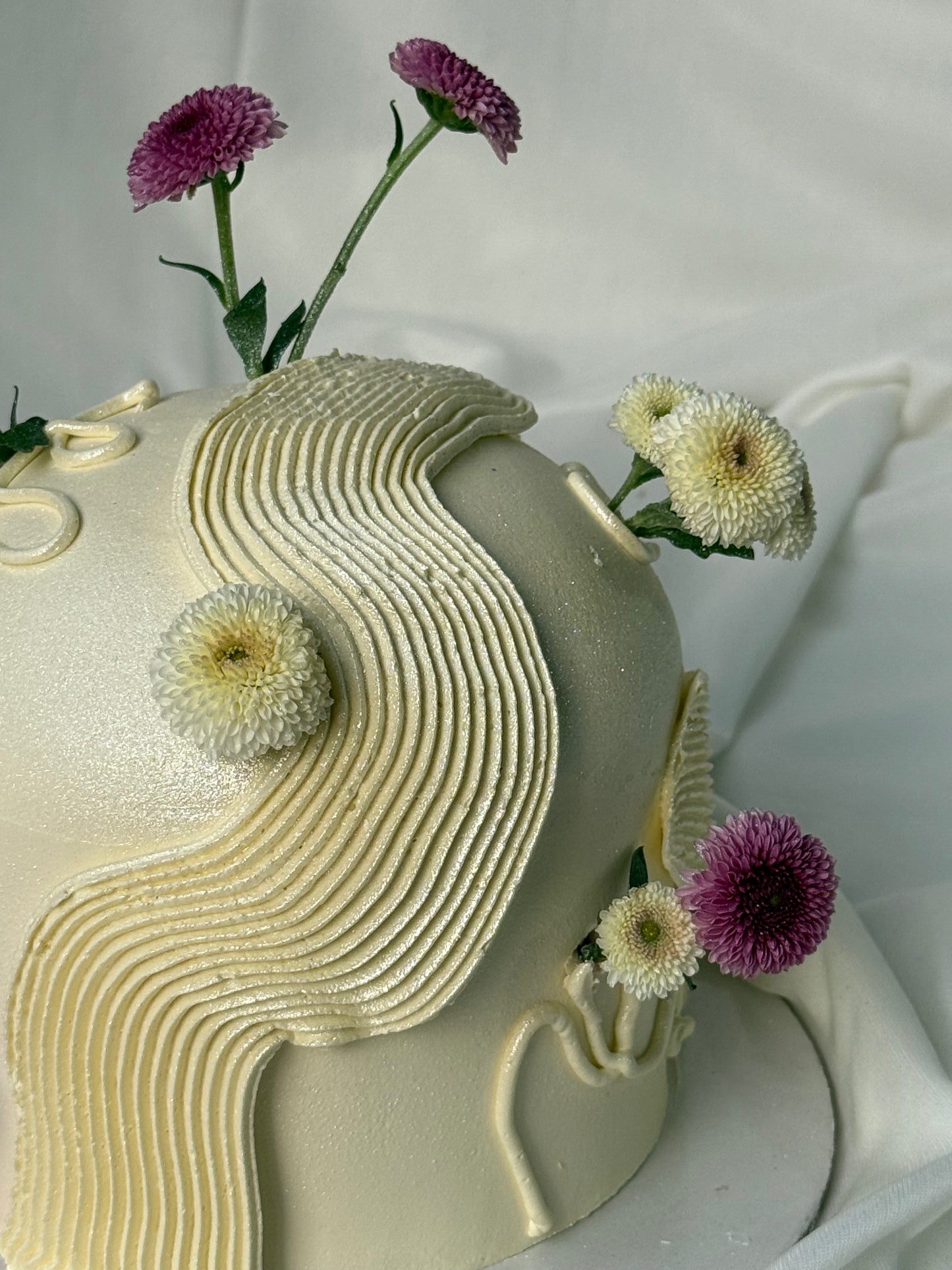 Golden Wave Floral Cake