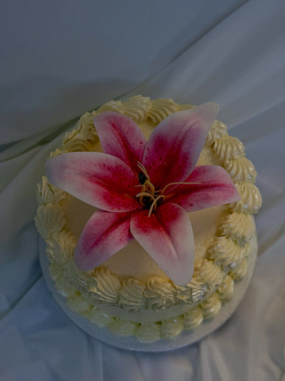 The Lily Bloom Cake