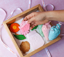 Load image into Gallery viewer, DIY Floral Garden Cookie Kit